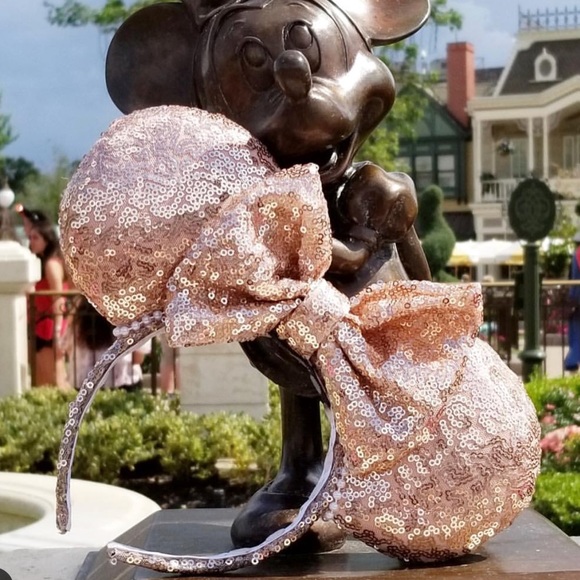 Disney Accessories - 🎀 Rose Gold Minnie Mouse Ears NWT!!